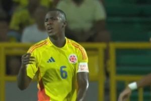 记者：曼联敲定17岁哥伦比亚后腰奥罗斯科，明年年满18岁后加盟