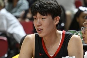 半场仅得1板1助！孔德昕：对位波斯特和霍福德都让杨瀚森好难受