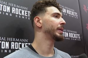 申京谈“五大”首发：我们训练中发现这阵容效果很好 就继续沿用