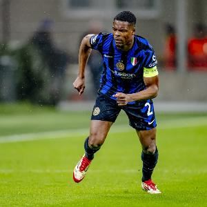 邓弗里斯：我的偶像是大图拉姆、孔帕尼和库伊特，他们都个性鲜明